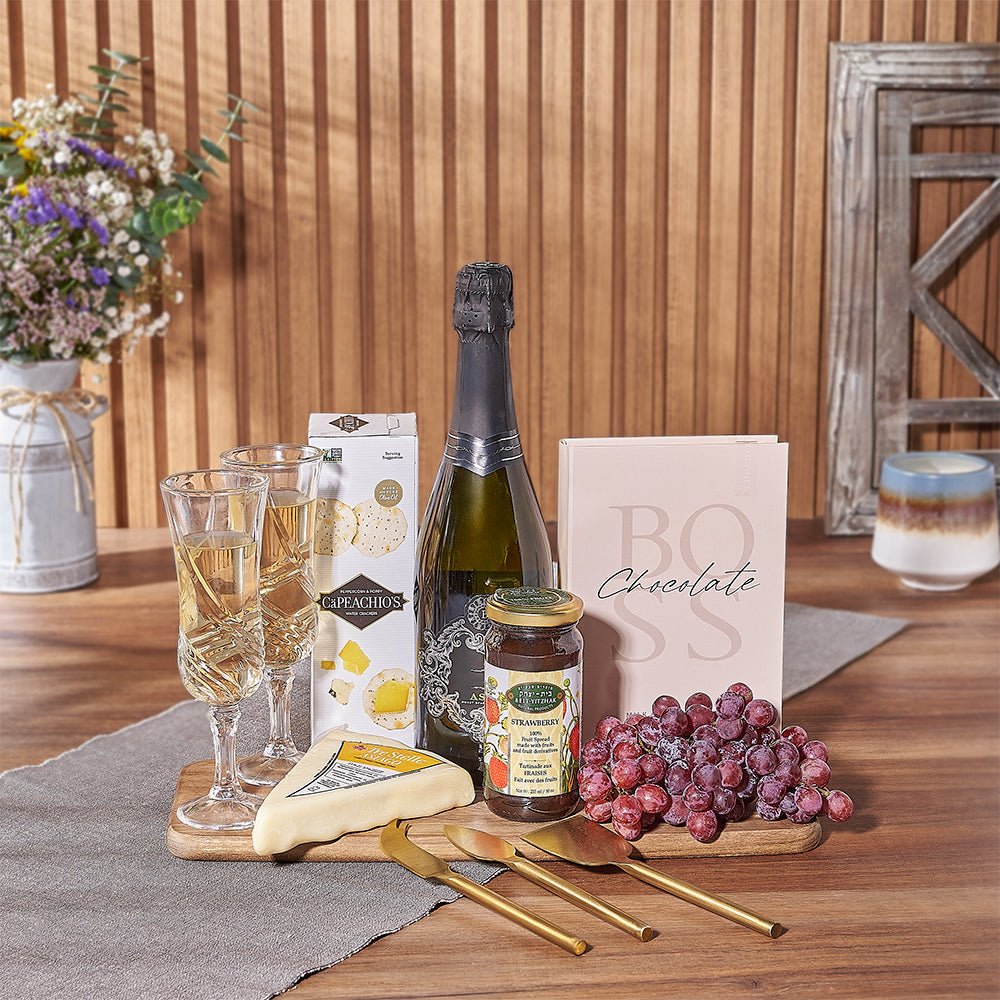 Sparkling Wine Kosher Chocolate and Cheese – how the gift is presented