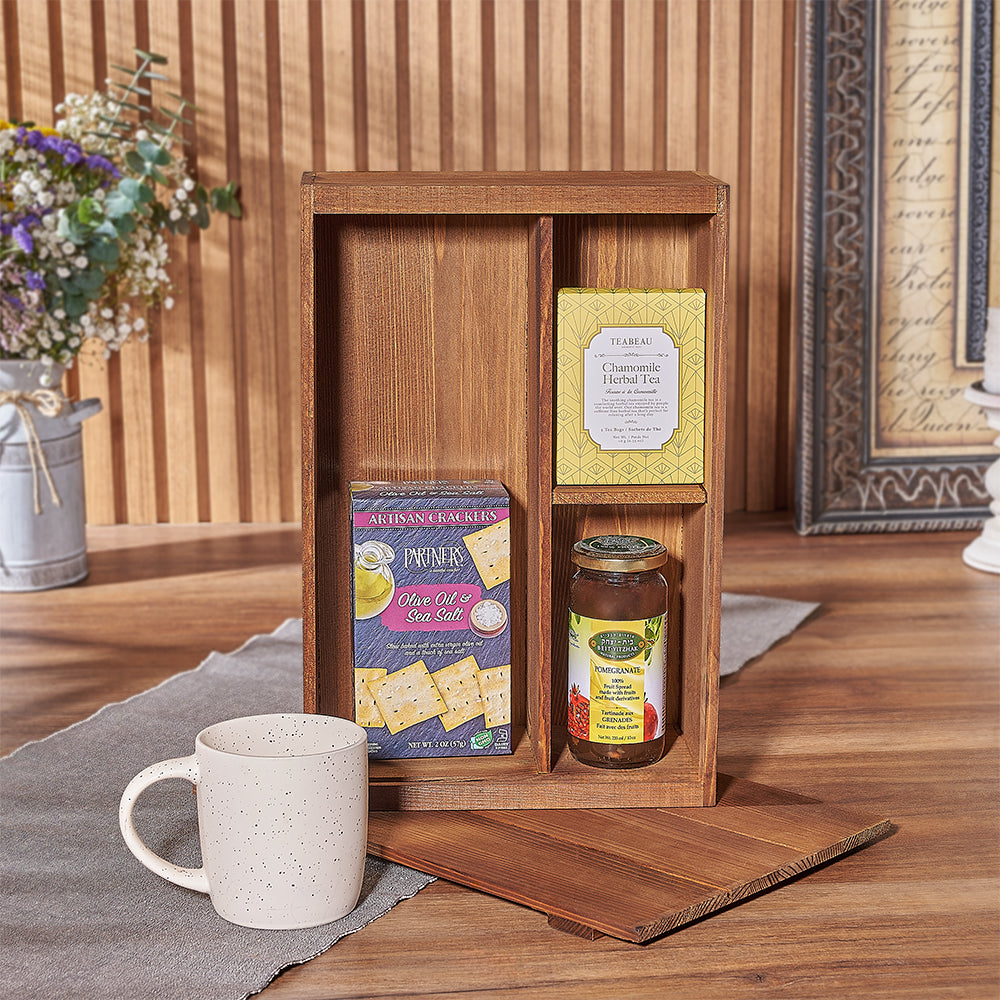 Wooden Olive Oil Cracker Gift Set – how the gift is presented
