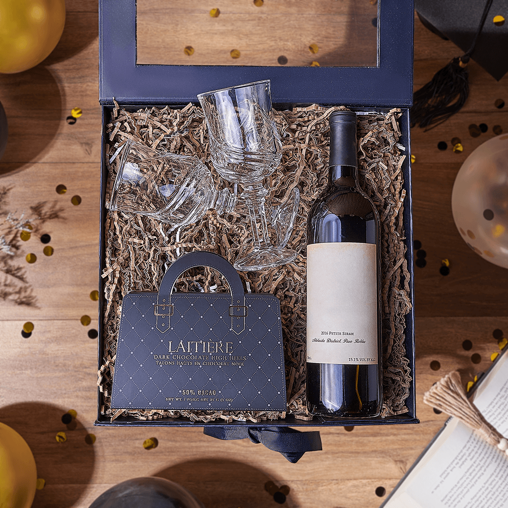 Graduation Wine Gift Box with Heels – how the gift is presented