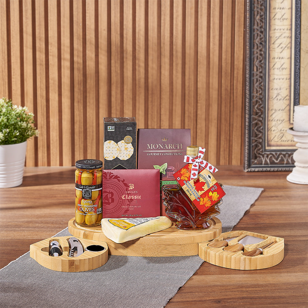 Kosher Crackers and Maple Basket – how the gift is presented