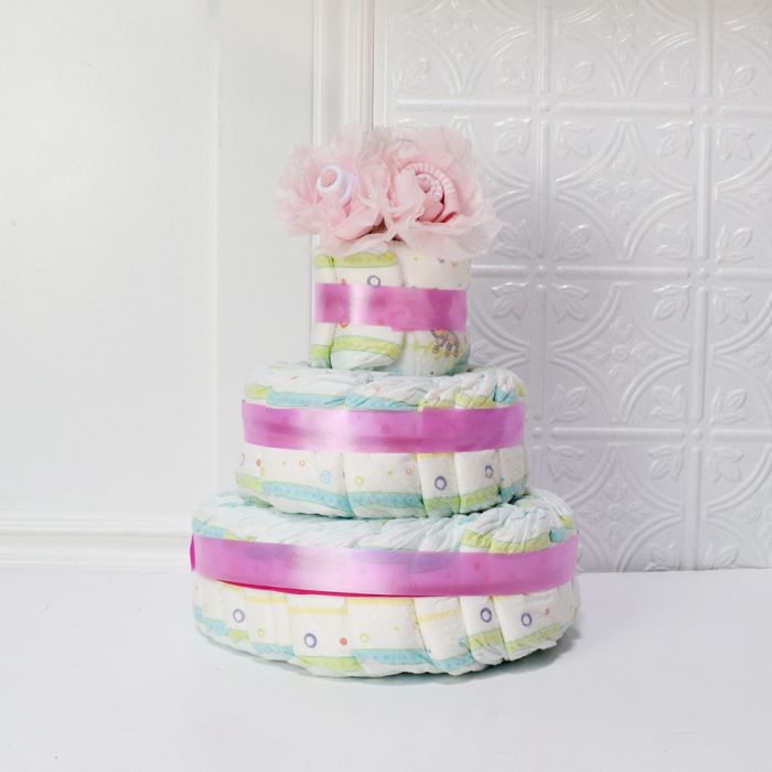 Baby 3-Tier Diaper Cake – how the gift is presented
