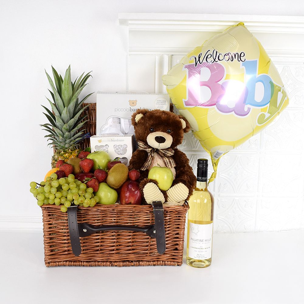 Classic Wine Basket with Fruit Medley – how the gift is presented