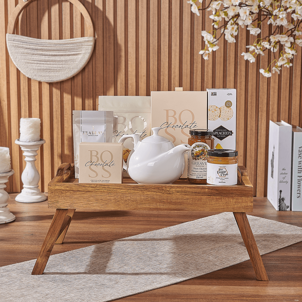 Halal Tea and Sweets Serving Set – how the gift is presented