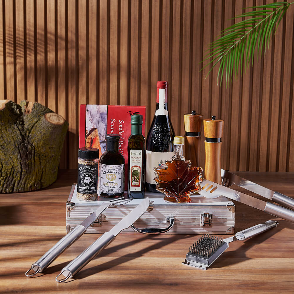 Gourmet Wine and Grilling Essentials Basket – how the gift is presented
