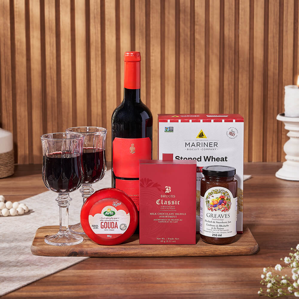 Bottle of Wine with Cheese Set – how the gift is presented