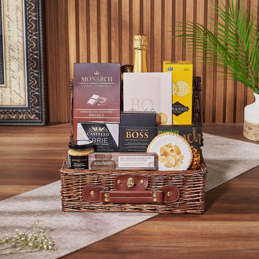 Wicker Basket with Sparkling Wine Gift – how the gift is presented