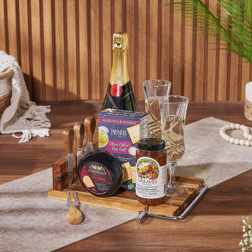 Sparkling Wine with Cheese and Marmalade – how the gift is presented