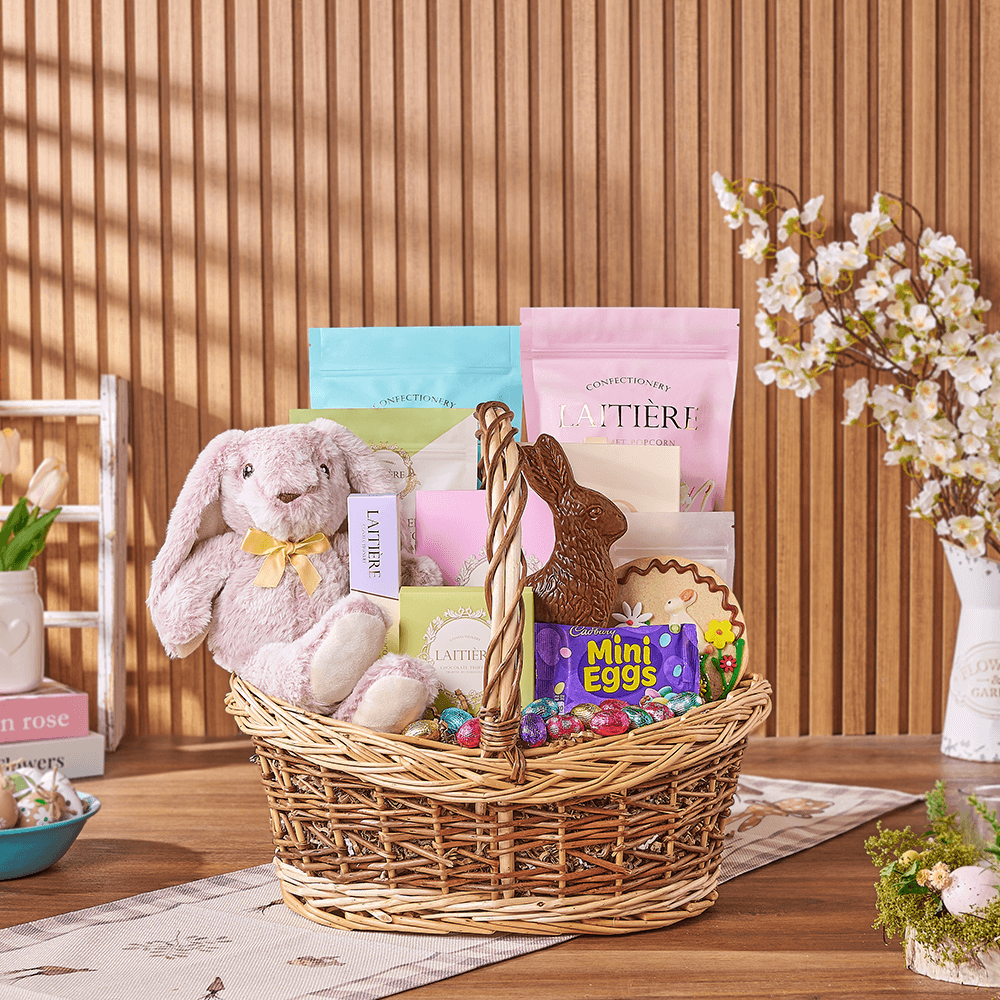 Two-Tone Wicker Easter Basket – how the gift is presented