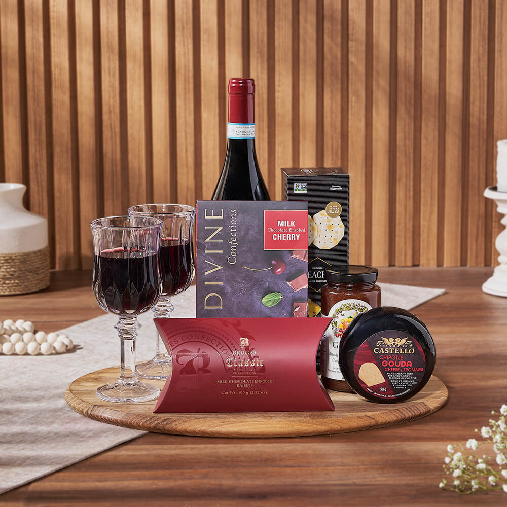 Wine Basket with Pretzels and Jam – how the gift is presented