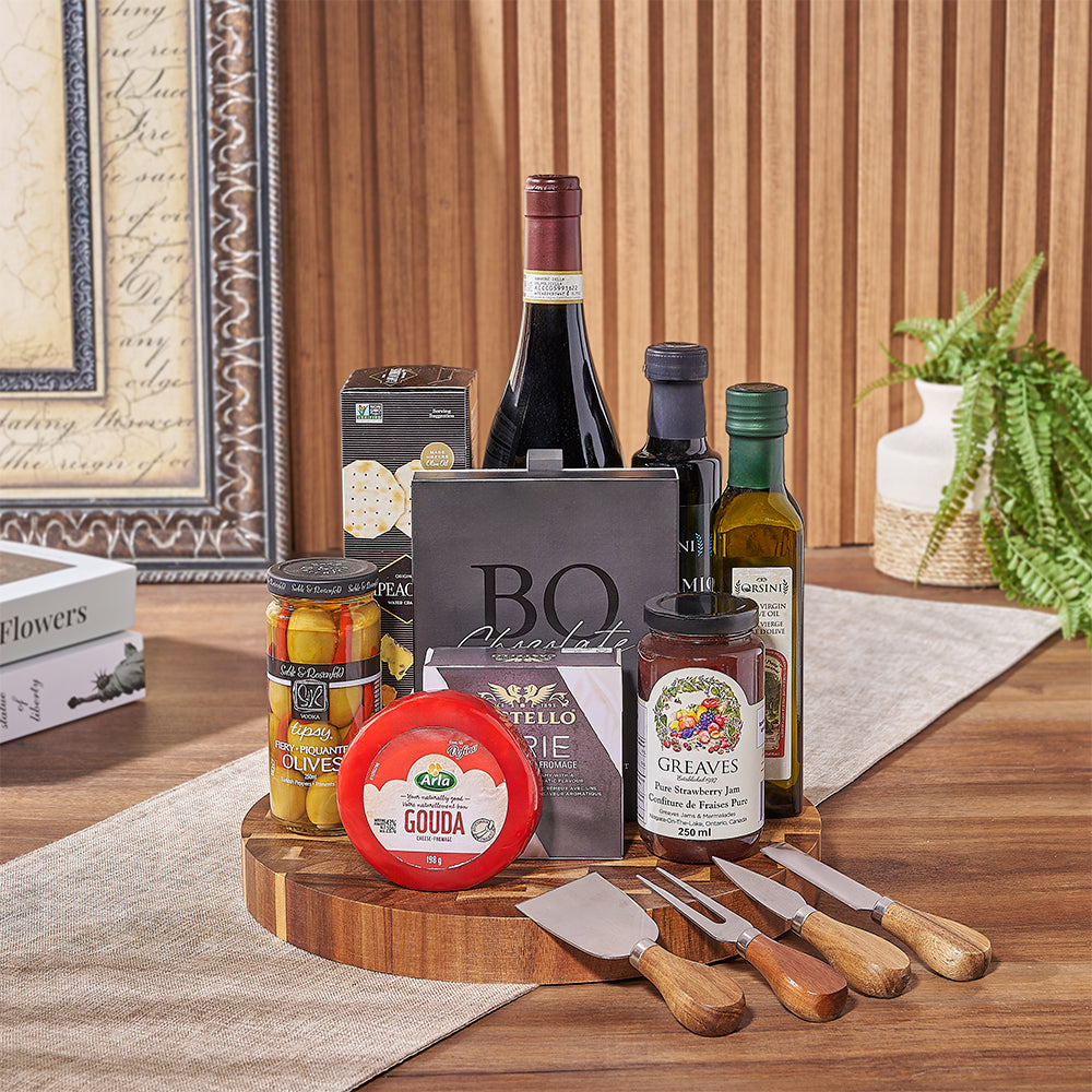 Wine Basket Featuring Gouda Cheese – how the gift is presented