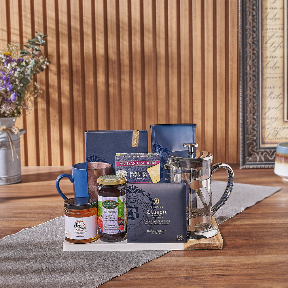 Chocolate Treat with Coffee Press Basket – how the gift is presented