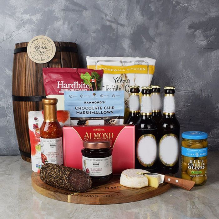 Beer Basket with Cheese Board – how the gift is presented