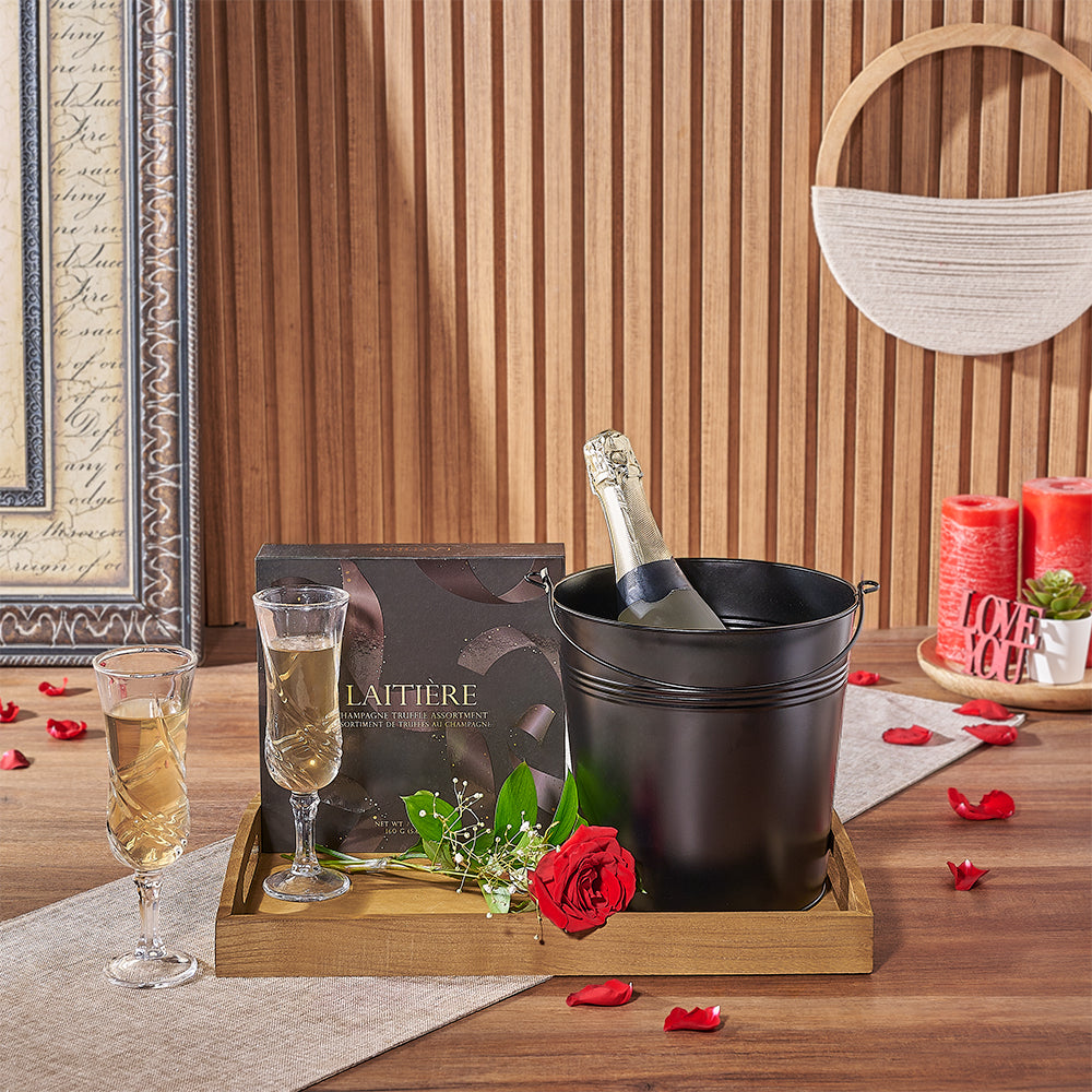 Sparkling Wine Gift Basket Valentine – how the gift is presented