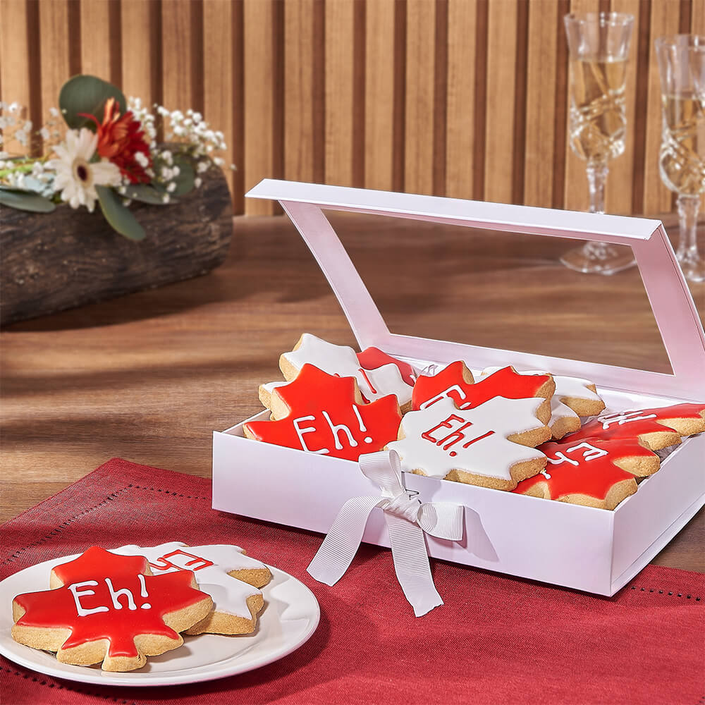 Maple Leaf Red White Cookie Box – how the gift is presented