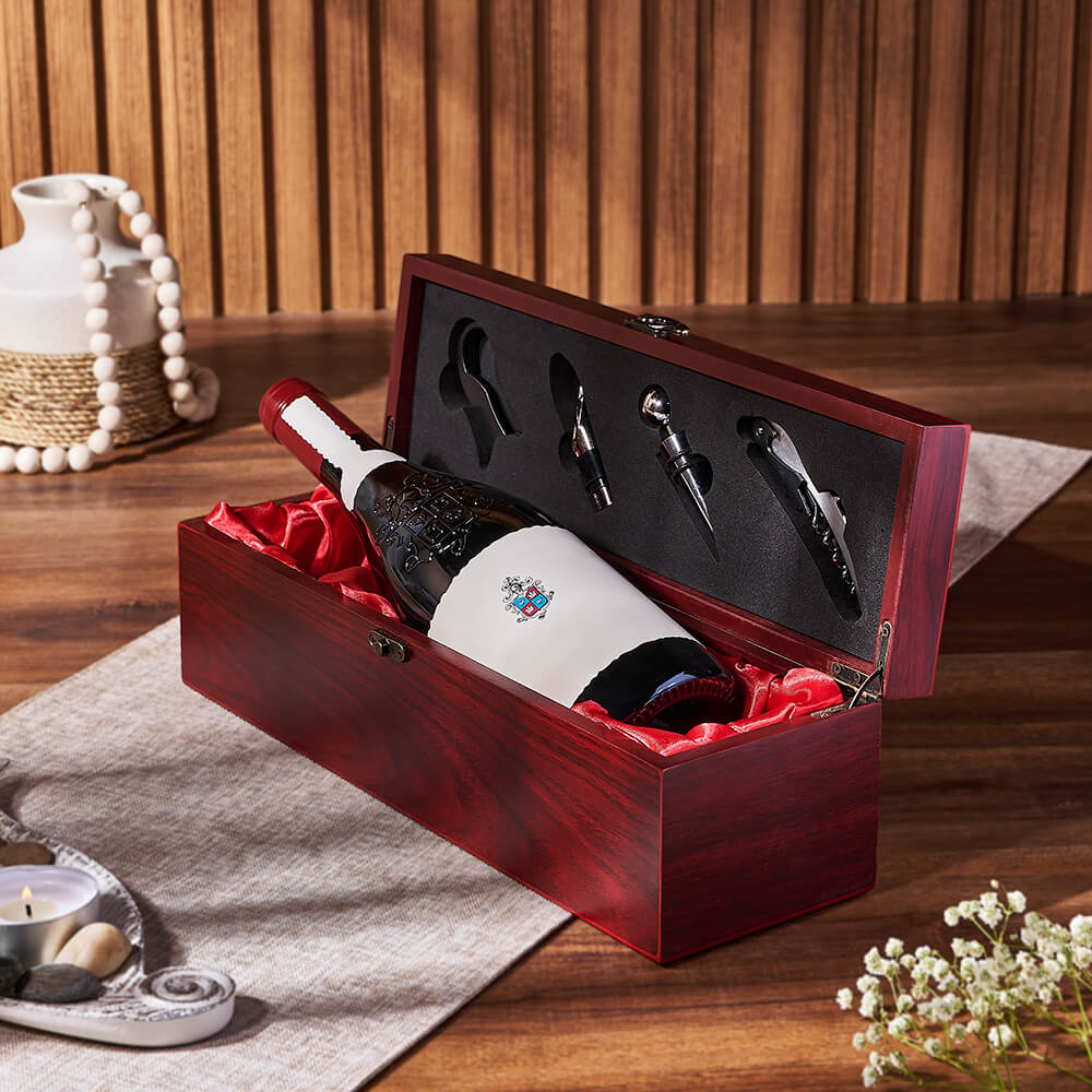 Wine Gift with Four Accessories – how the gift is presented