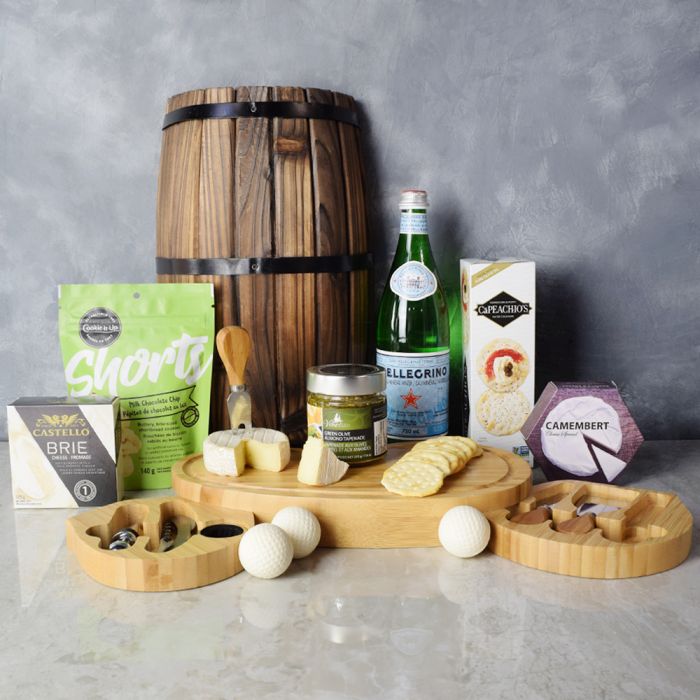 Brie and Camembert Cheese Basket with Venetian Olive Tapenade – how the gift is presented