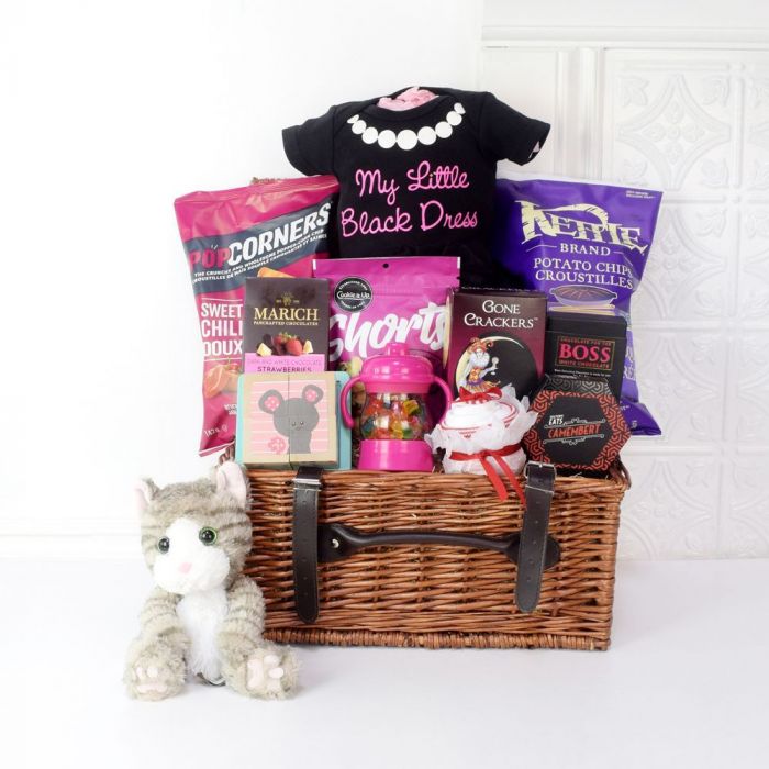 Newborn Baby Girl Basket with Dress – how the gift is presented