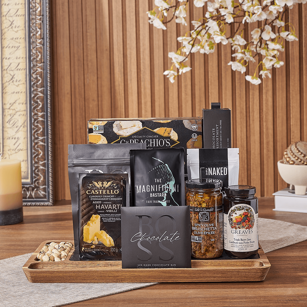 Halal Snack Board with Dark Chocolate – how the gift is presented
