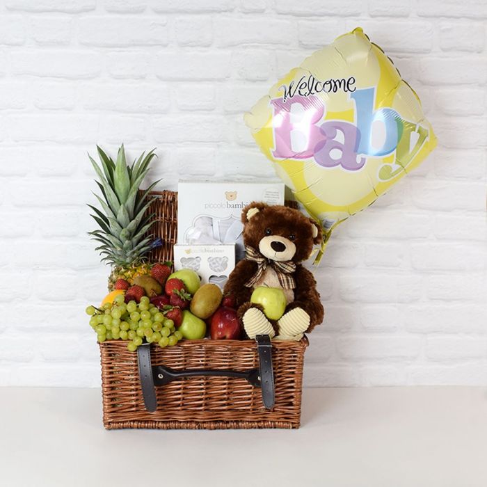 Newborn Baby Basket with Accessories – how the gift is presented