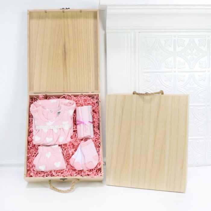 Pink Outfit Baby Gift Crate – how the gift is presented