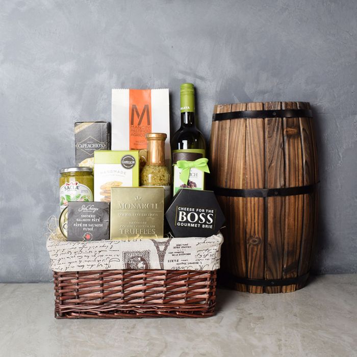 Wine Gift Basket with Pasta, Brie, and Gourmet Sweets – how the gift is presented