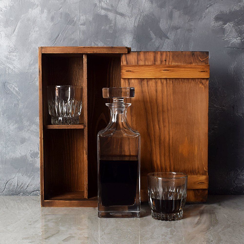 Wooden Box Liquor Set – how the gift is presented