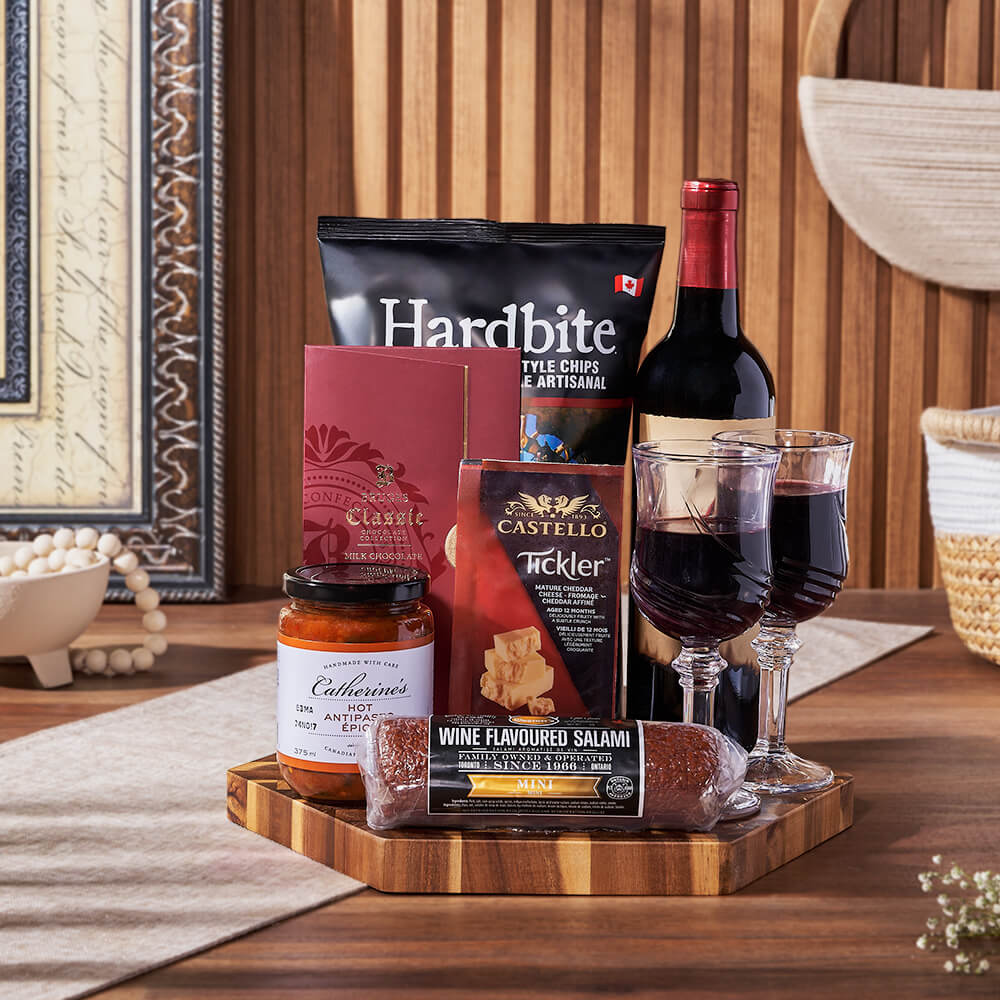 Cheddar Cheese and Wine Gift Basket – how the gift is presented
