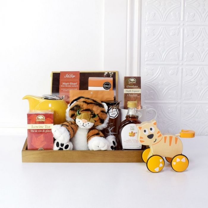 Baby Basket with Plush Tiger – how the gift is presented