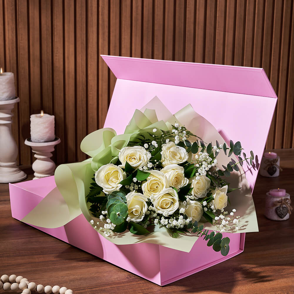 12 White Rose Floral Bouquet – how the gift is presented